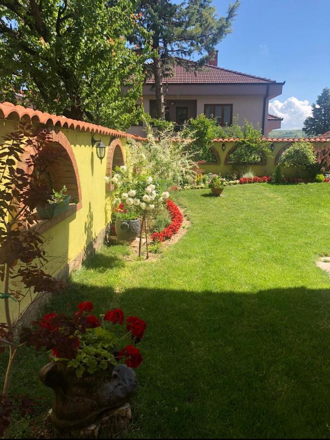 Lux Garden Home D Куманово Екстериор снимка